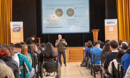 La Ciudad llevó una jornada de educación ambiental al Colegio Nacional y sumará un punto de reciclaje