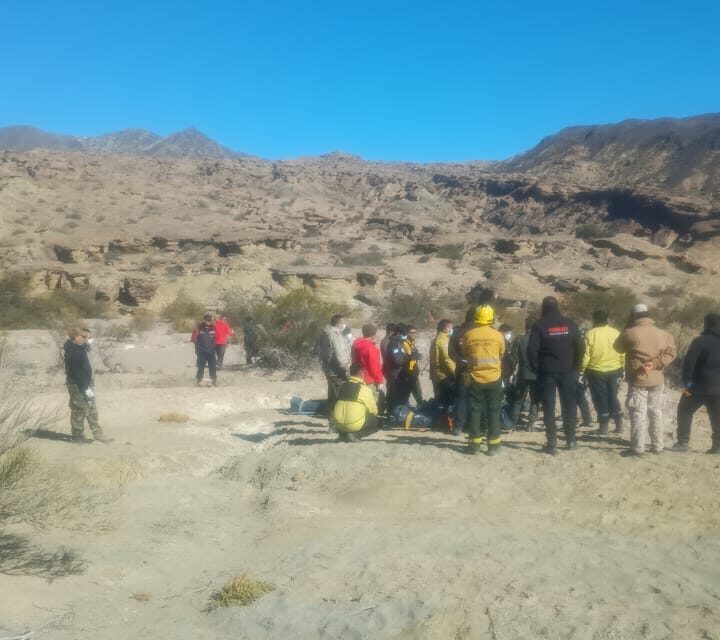 Continúa el operativo en Valle Fértil para rescatar y trasladar a las víctimas de la tragedia aérea
