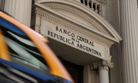 Qué dice el artículo 3° de la Carta Orgánica del BCRA que Javier Milei califica de ignorancia espantosa