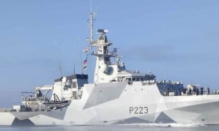 Un buque de guerra británico cruzó aguas argentinas sin aviso y reabre interrogantes sobre la política del Gobierno en el Atlántico Sur