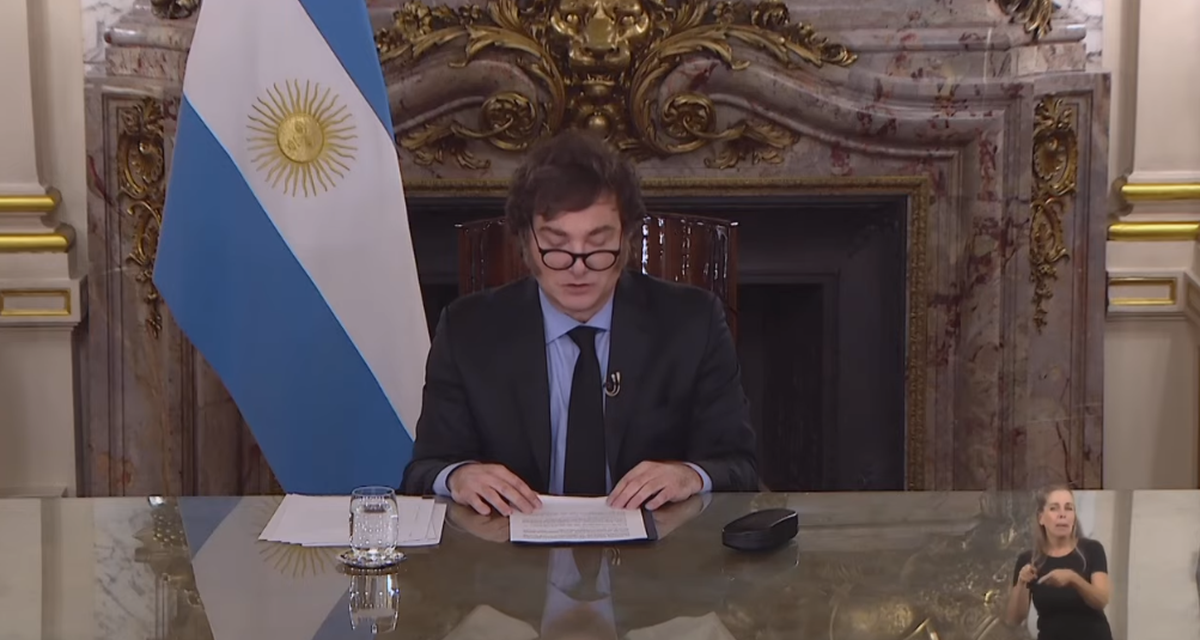 El Gobierno analiza anunciar por cadena nacional la reforma del Banco Central