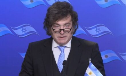 Javier Milei defendió el rumbo económico, insistió con la reforma del BCRA y palpitó el partido contra Suiza
