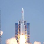 China prepara un cohete que explorará el polo sur de la Luna