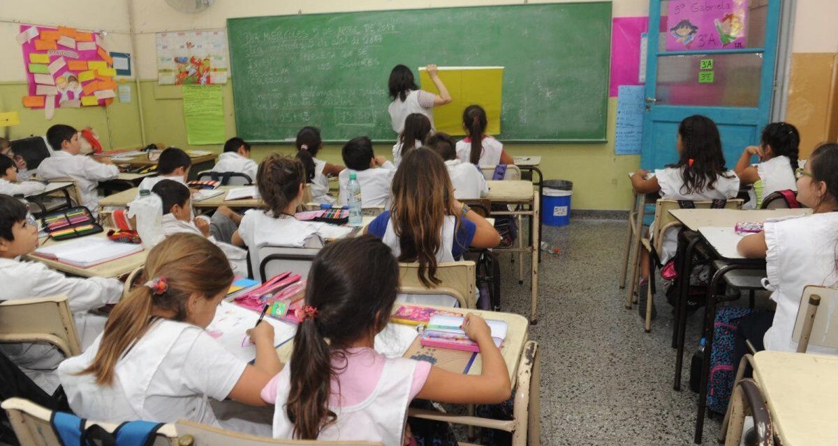La provincia de Buenos Aires ofreció un aumento salarial del 7% a los docentes