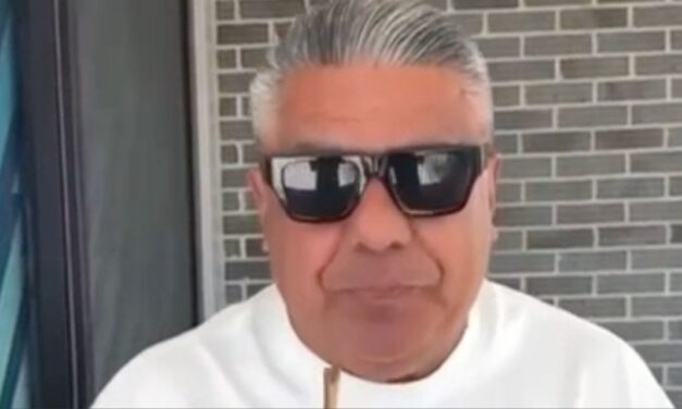 Claudio «Chiqui» Tapia celebró la clasificación argentina con un video pero un insólito error captó la atención de los seguidores