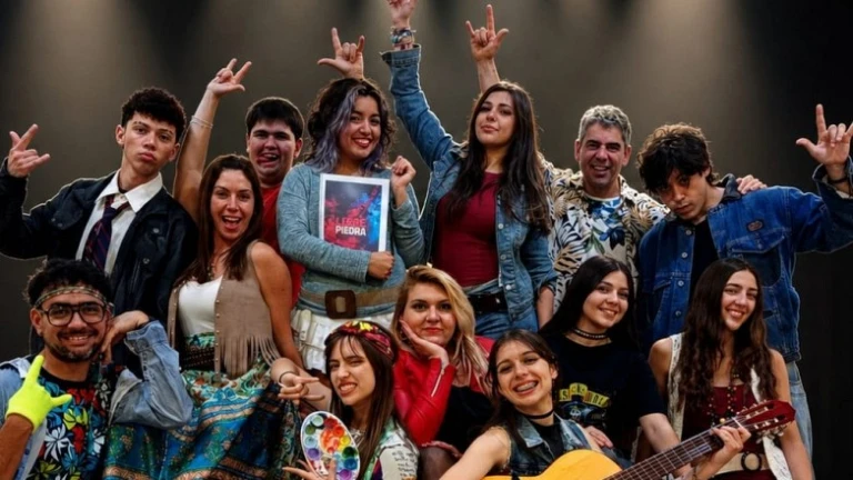«Libre Piedra» llega con un homenaje al rock nacional