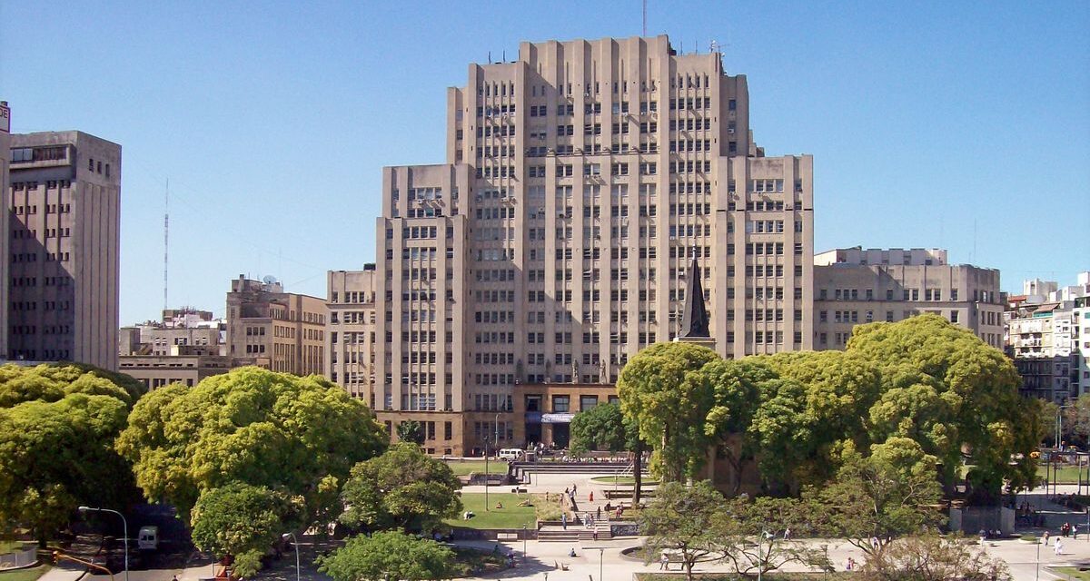La UBA desmintió al Gobierno y negó que el 39% de los alumnos de Medicina sean extranjeros