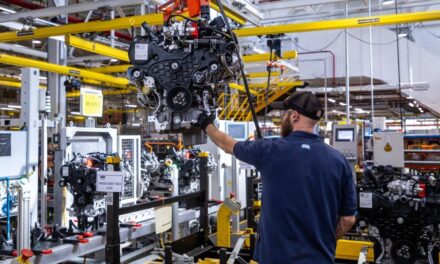 Automotriz vuelve a apostar por ingenieros humanos tras fallas de la inteligencia artificial