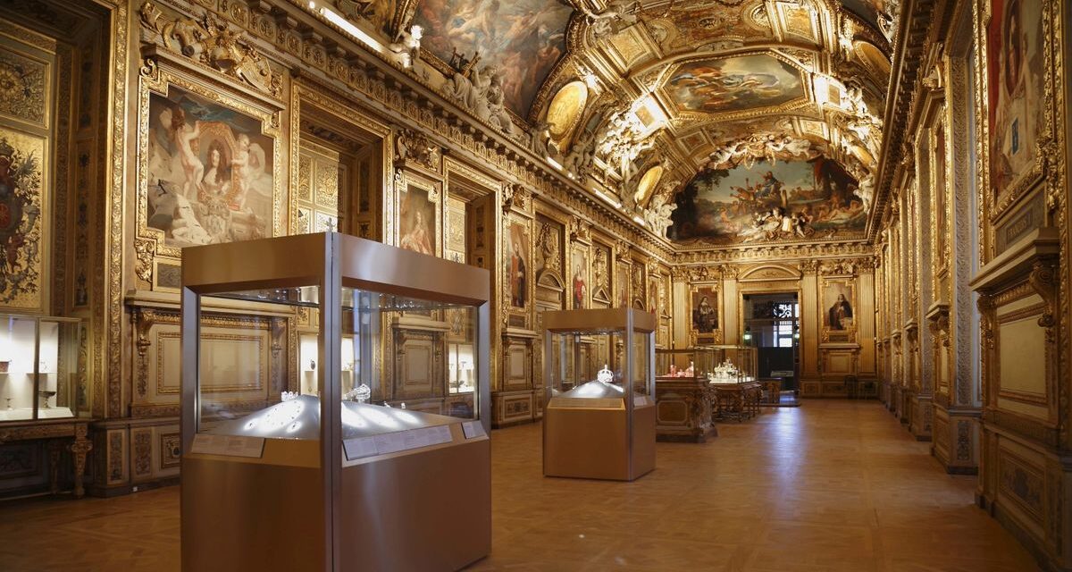 El Museo del Louvre reabrió la Galería de Apolo, pero las joyas de la Corona ya no estarán en exhibición