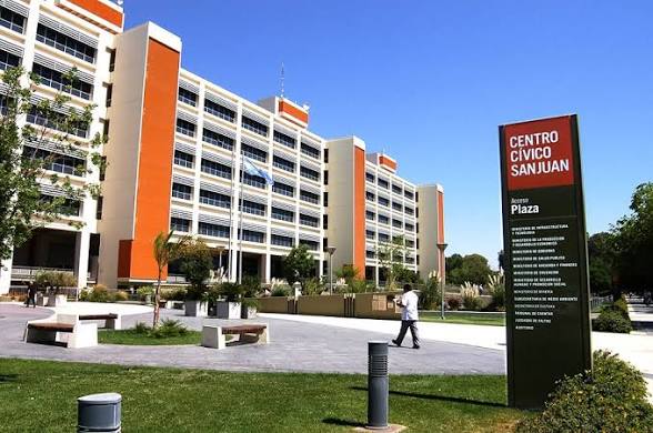 Docentes evalúan la nueva propuesta salarial presentada por el Gobierno