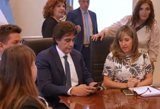 Paritarias docentes: este lunes se espera la respuesta de los gremios a la oferta salarial