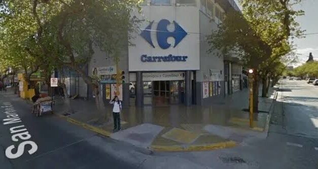 Quiso salir de Carrefour sin pagar bebidas