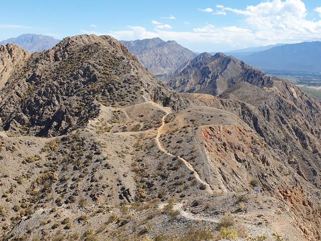 Rescataron a dos turistas bonaerenses que quedaron varados en el Cerro Tres Marías