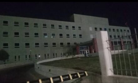 Urgente: Evacuan el Hospital Rawson por un incendio en la terraza del Edificio Verde
