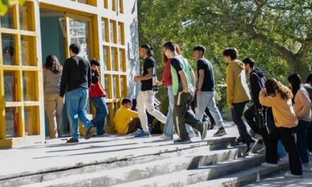 El proyecto para cobrar salud y educación a extranjeros abrió el debate en San Juan: qué opinaron dirigentes políticos