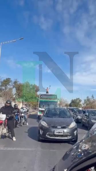 ¿El Gobierno analiza cómo van a trabajar los colectivos el miércoles por el partido entre Argentina e Inglaterra?
