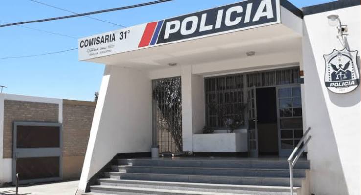 «Entró caminando a la comisaría y salió con una fractura»: el abogado de Brian Pastén apuntó contra seis policías