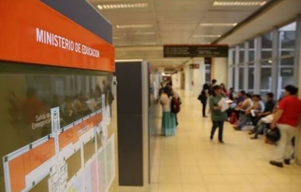 El Gobierno analiza descontar el día a los docentes que adhieran al paro nacional del lunes