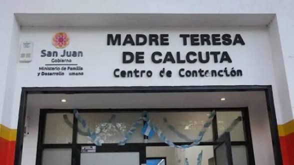 San Juan Te Abriga: entregaron 50 kits de emergencia en una sola noche