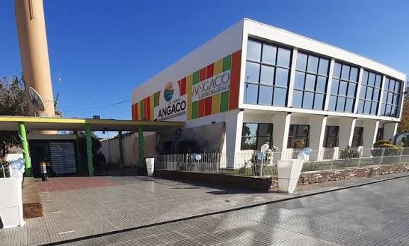 Impulsan un plan para llevar internet a las escuelas rurales de Angaco
