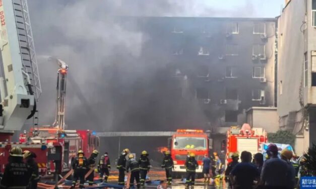 Al menos 28 muertos por un incendio en una fábrica de zapatos en China