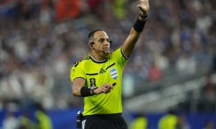 Quién es Ismail Elfath, el árbitro designado para la semifinal entre Argentina e Inglaterra