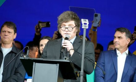 El principal juez de Brasil le respondió a Javier Milei por haber calificado de basura calva a Alexandre de Moraes