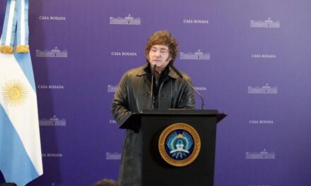 Javier Milei cancela su viaje a Estados Unidos y se enfoca en la agenda local