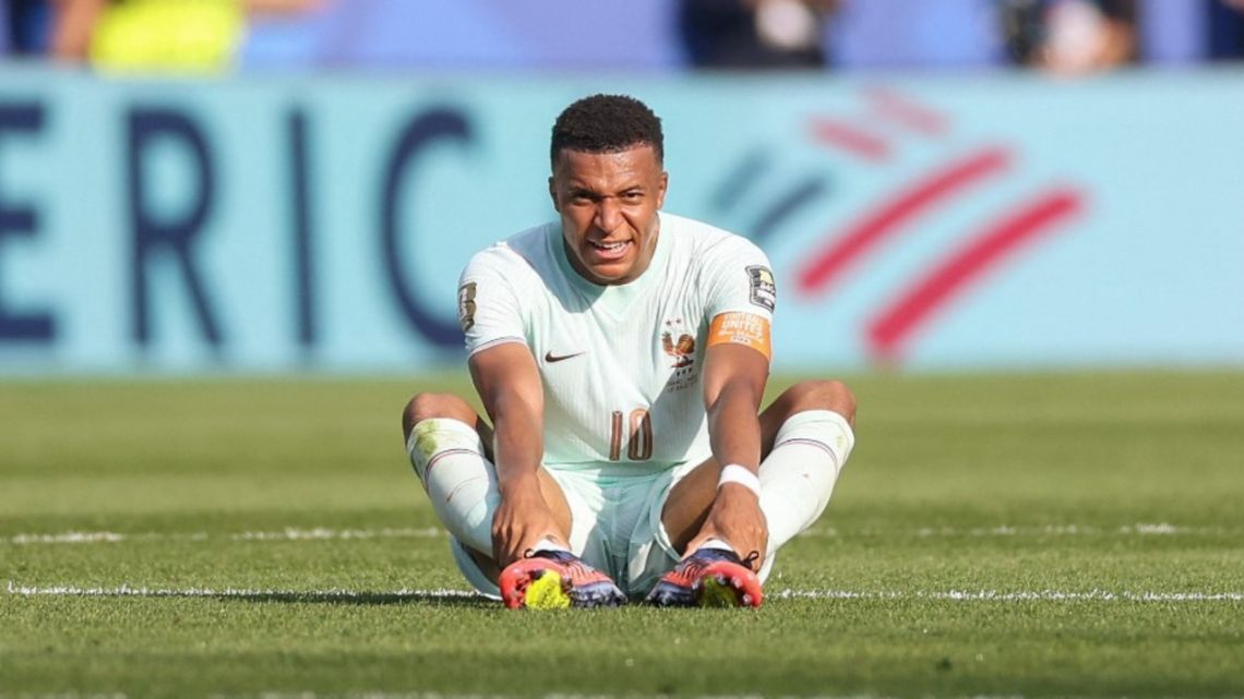Kylian Mbappé encendió las alarmas en Francia: qué le pasó en el partido ante Marruecos
