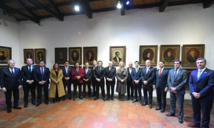 Javier Milei exhibió una foto robusta con gobernadores en la antesala del acto por el Día de la Independencia