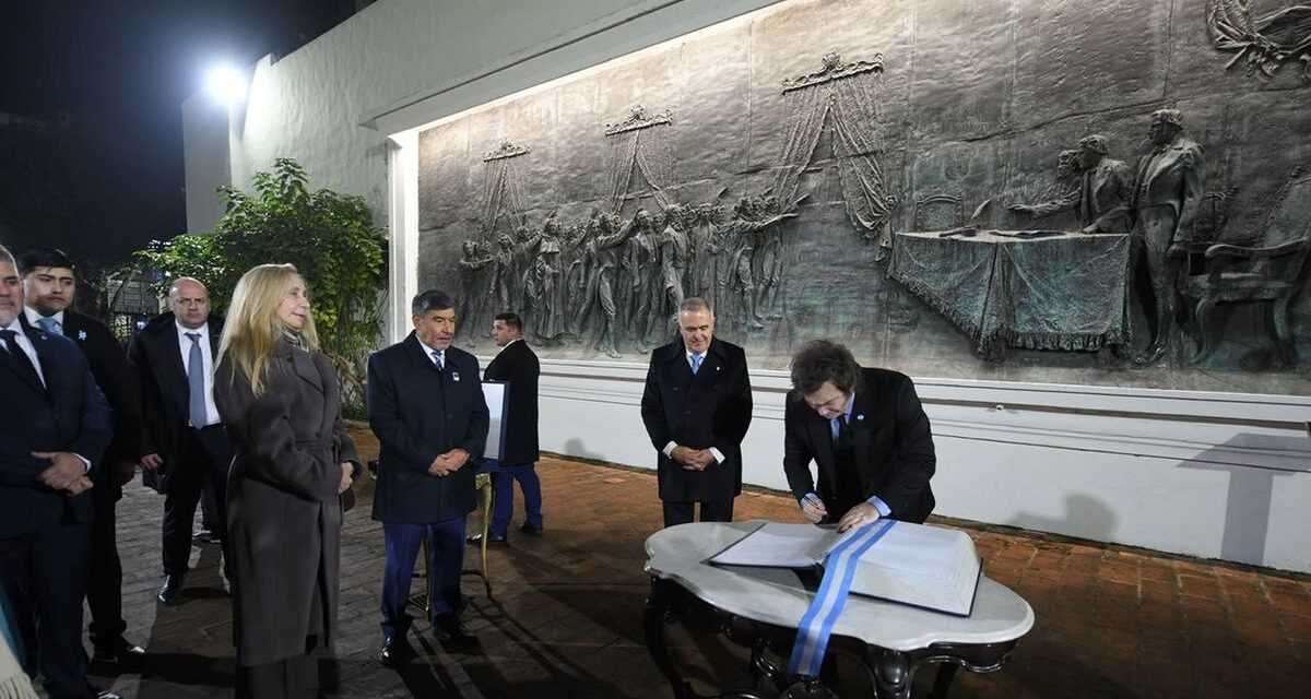 Javier Milei encabezó el acto por el 9 de Julio y habló del cruce de Los Andes económico de su gestión