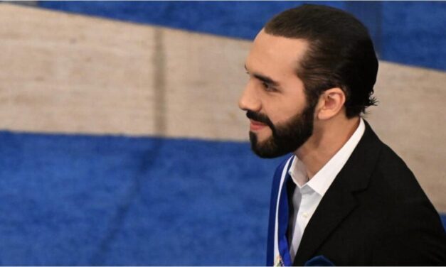 Nayib Bukele gana la candidatura para buscar un tercer mandato presidencial en El Salvador