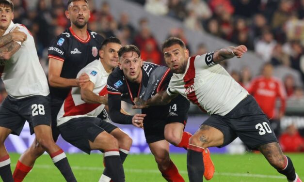Nicolás Otamendi explotó tras la caída de River ante Barracas: «Fueron dos penales, uno me tendrías que haber cobrado»