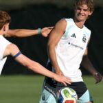 Nico Paz expuso con una reveladora imagen el pico de estrés que sufrió en el banco de la Selección Argentina