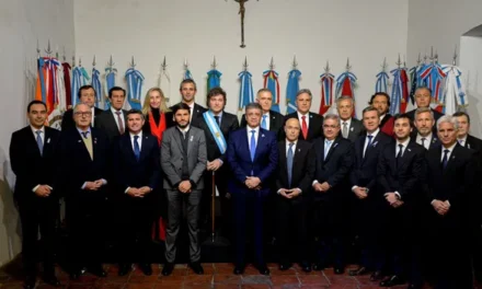 La Libertad Avanza define su estrategia para 2027: irá con candidatos propios en 14 provincias y busca acuerdos en San Juan