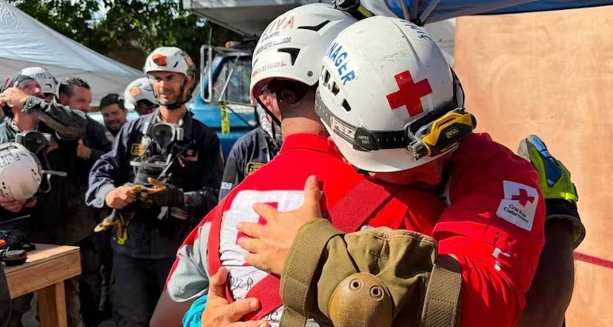 Así fue el dramático rescate de Hernán Gil tras pasar más de una semana bajo los escombros en Venezuela