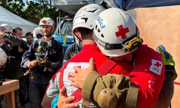 Así fue el dramático rescate de Hernán Gil tras pasar más de una semana bajo los escombros en Venezuela