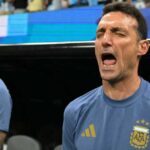 Los canales de televisión argentinos se unieron para difundir una versión del Himno nacional cantado por la Selección