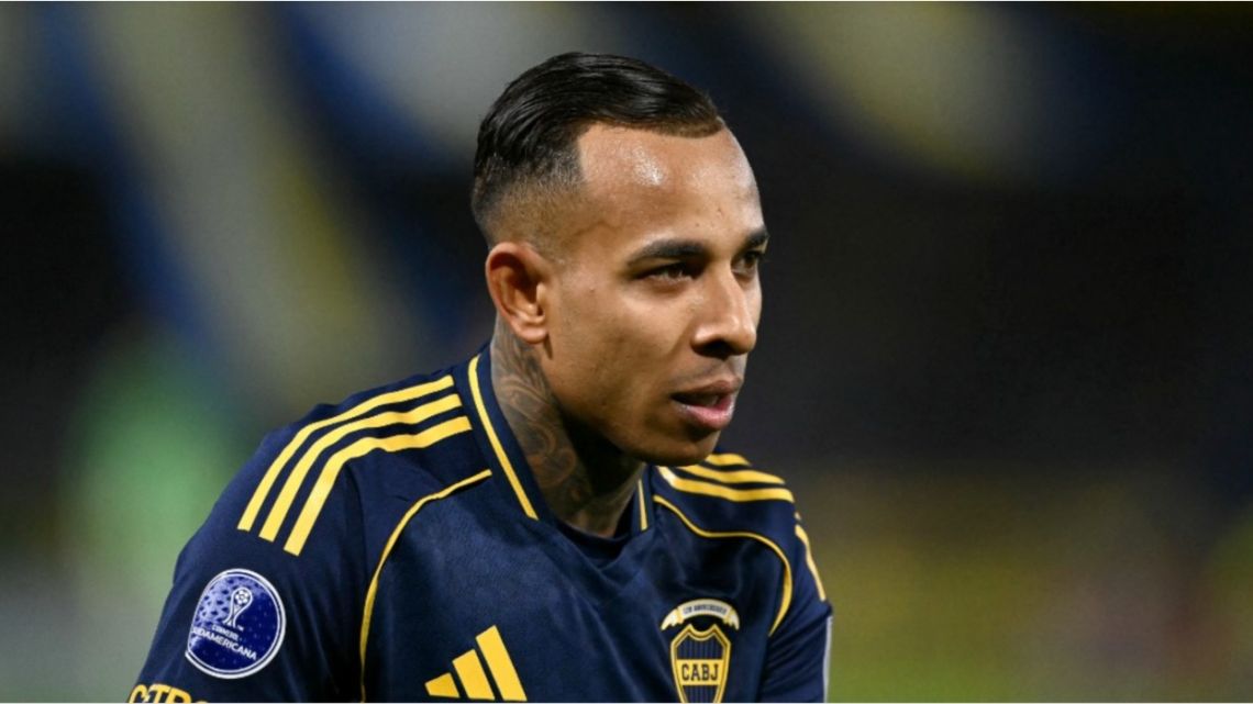Sebastián Villa en Boca: silbado en la previa y aplaudido tras el triunfo ante O’Higgins
