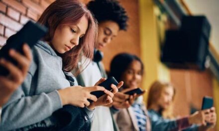 Reino Unido impondrá un toque de queda en redes sociales para adolescentes de 16 y 17 años