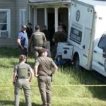 Rescataron a 16 chicos en estado casi salvaje de una casa en ruinas de Ohio