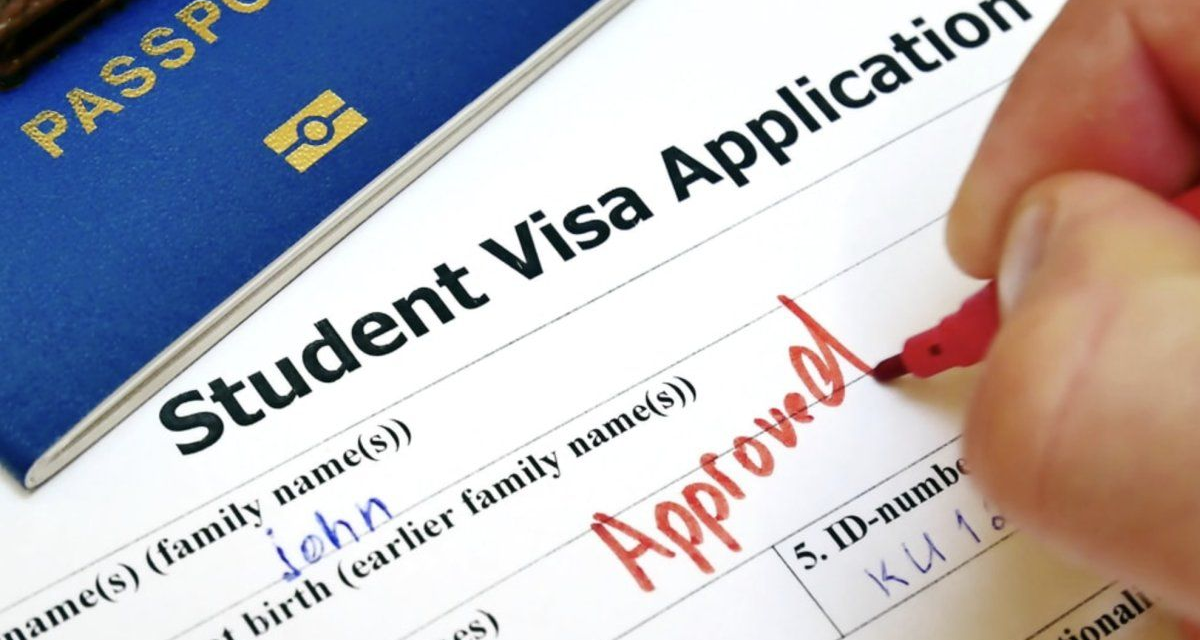 EEUU endurece las visas para estudiantes extranjeros e impondrá un límite máximo de permanencia