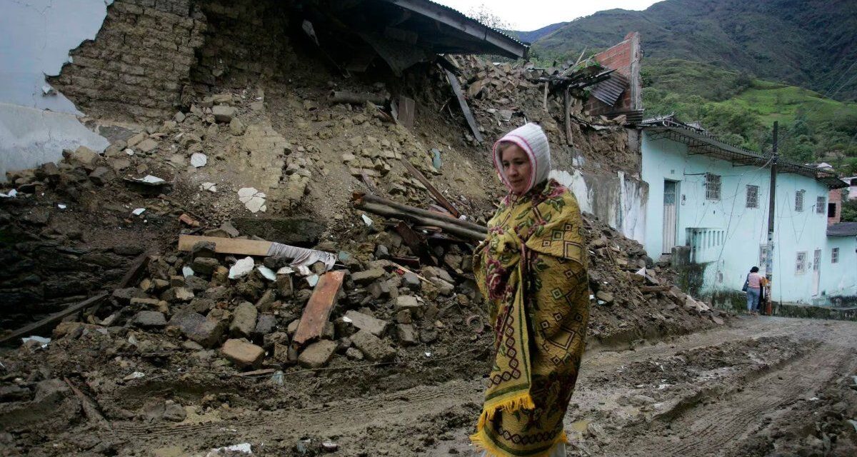 Al menos 25 muertos, heridos y alarma en varias ciudades
