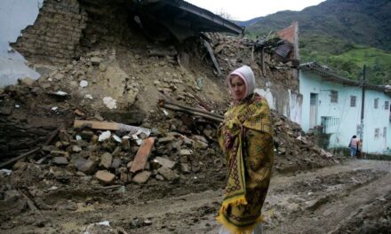Al menos 25 muertos, heridos y alarma en varias ciudades