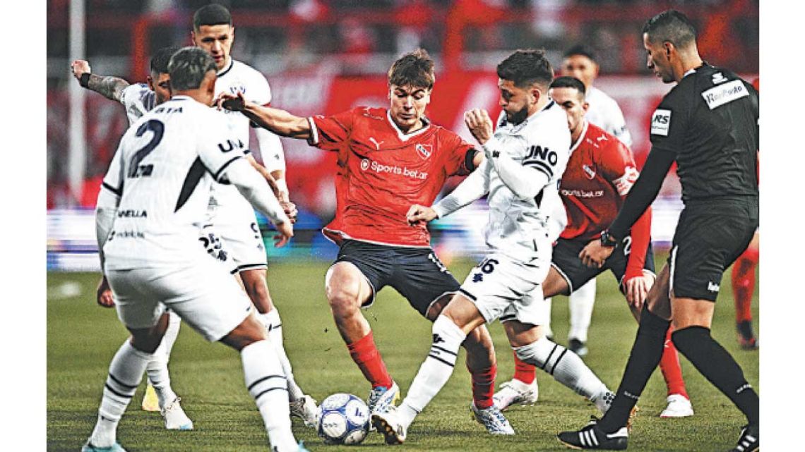 Independiente apenas empató en el debut de Viera