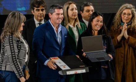 Orrego entregará computadoras a docentes de Educación Especial