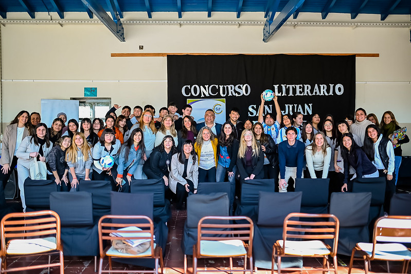 El concurso literario «San Juan Escribe» llegó a Santa Lucía para sumar nuevos participantes