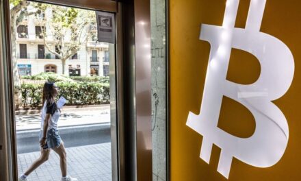 El Estado ahorra en Bitcoin y diseña el dinero que no podés controlar