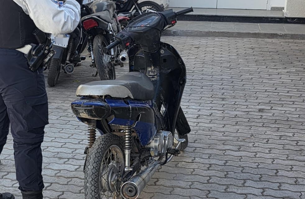 Cayó con una moto robada, sin papeles y con el motor adulterado en Sarmiento