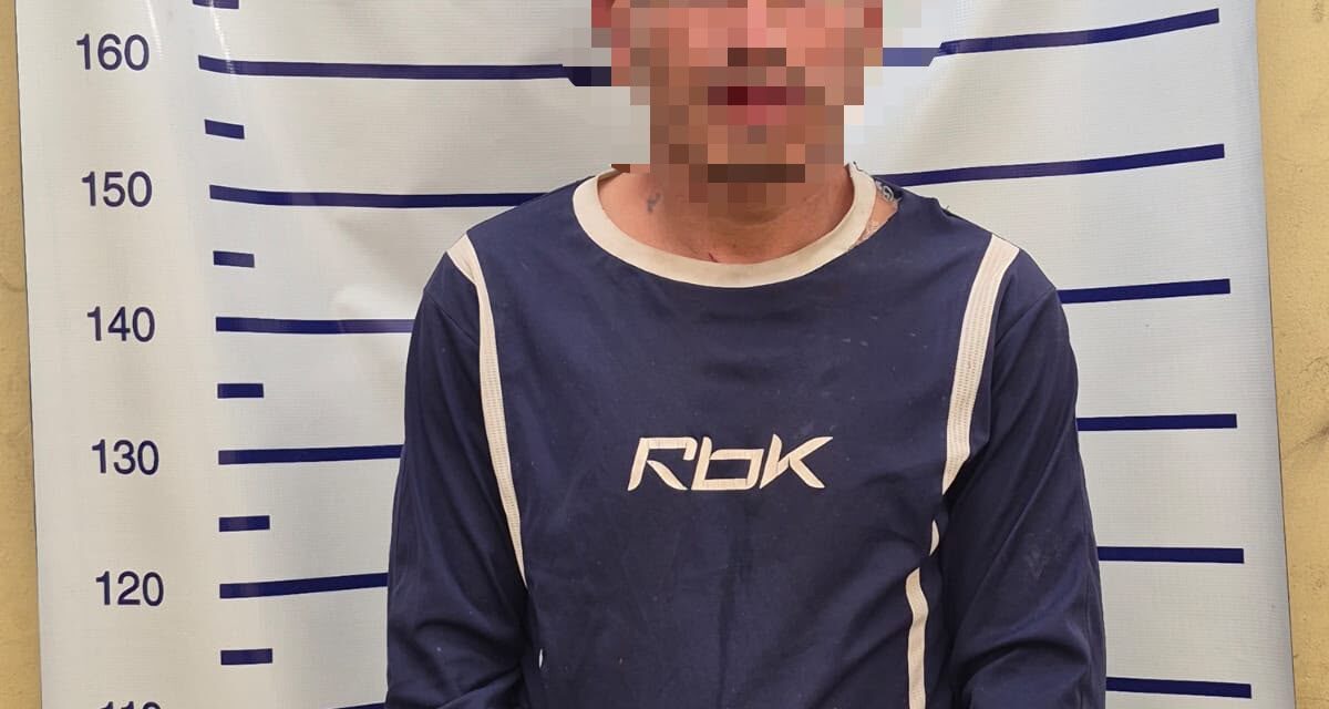 Entraron a una tienda del centro, robaron prendas y terminaron detenidos tras amenazar a la comerciante